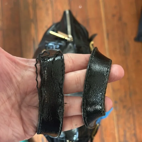 Authentic Yves Saint Laurent Patent Leather Shoulder Bag - Picture 8 of 13